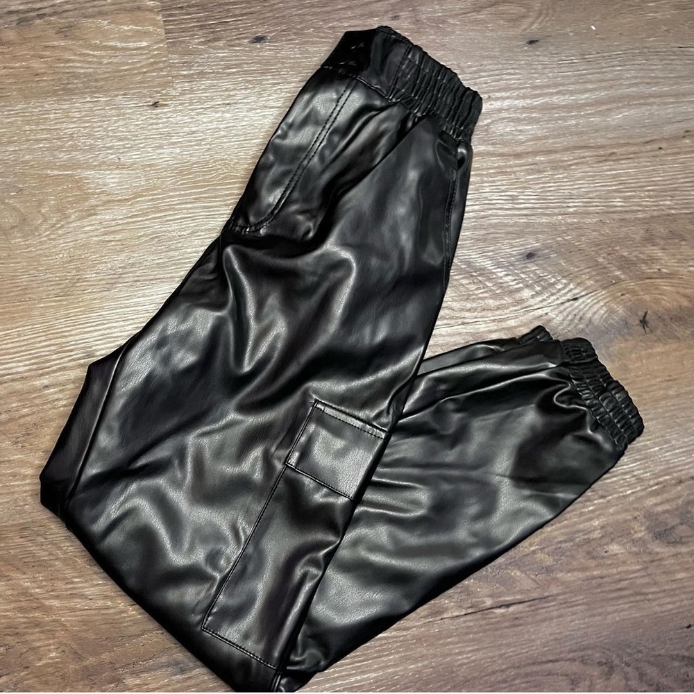 black faux leather joggers | pants high rise